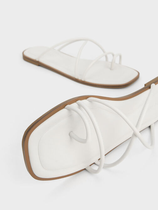 Meadow Strappy Toe-Ring Sandals, สีขาว, hi-res
