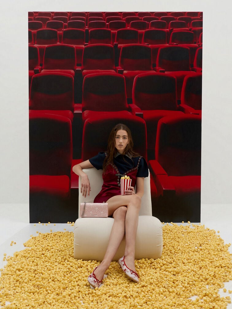 กระเป๋าสตางค์พร้อมสายโซ่วัสดุผ้าตาข่ายปักลายรุ่น Paffuto, สีชมพูอ่อน, hi-res