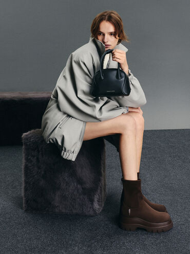 กระเป๋าทรงโบว์ลิ่งรุ่น Nelly, สีดำอะไหล่สีเงิน, hi-res