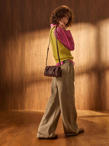 กระเป๋าทรงโบว์ลิ่งดีไซน์ลายเส้นพร้อมสายโซ่รุ่น Philomena, สีดิสเทรสด์คอฟฟี่, hi-res