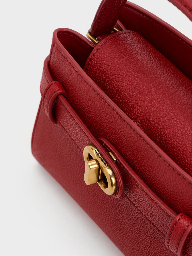 กระเป๋าถือตกแต่งด้วยหัวเข็มขัดเมทัลลิครุ่น Aubrielle, สีแดง, hi-res