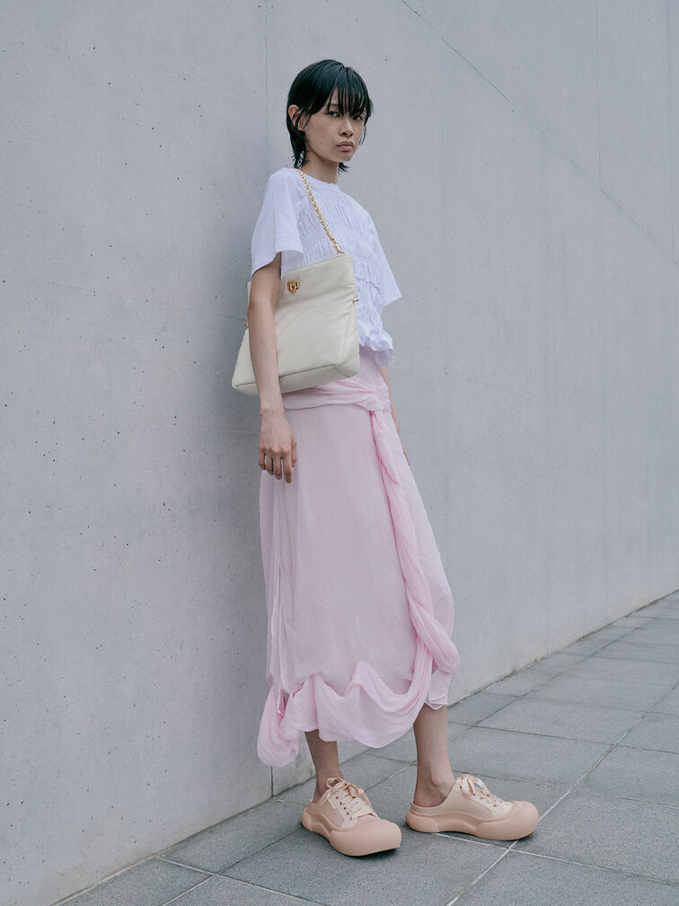 กระเป๋าสะพายไหล่ดีไซน์ลายเส้นพร้อมสายโซ่รุ่น Fawn, สีครีม, hi-res