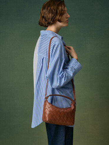 กระเป๋าสะพายไหล่ดีไซน์แบบสานรุ่น Ivette, สีช็อคโกแลต, hi-res