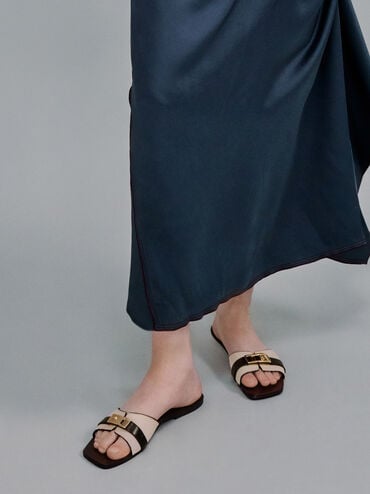 รองเท้าแตะแบบสวมวัสดุผ้าแคนวาสดีเทลหัวเข็มขัดเมทัลลิครุ่น Lando, สีมัลติ, hi-res
