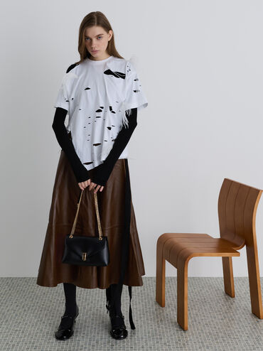 กระเป๋าสะพายไหล่พร้อมสายโซ่ดีเทลเมทัลลิครุ่น Lilibet, สีดำ, hi-res