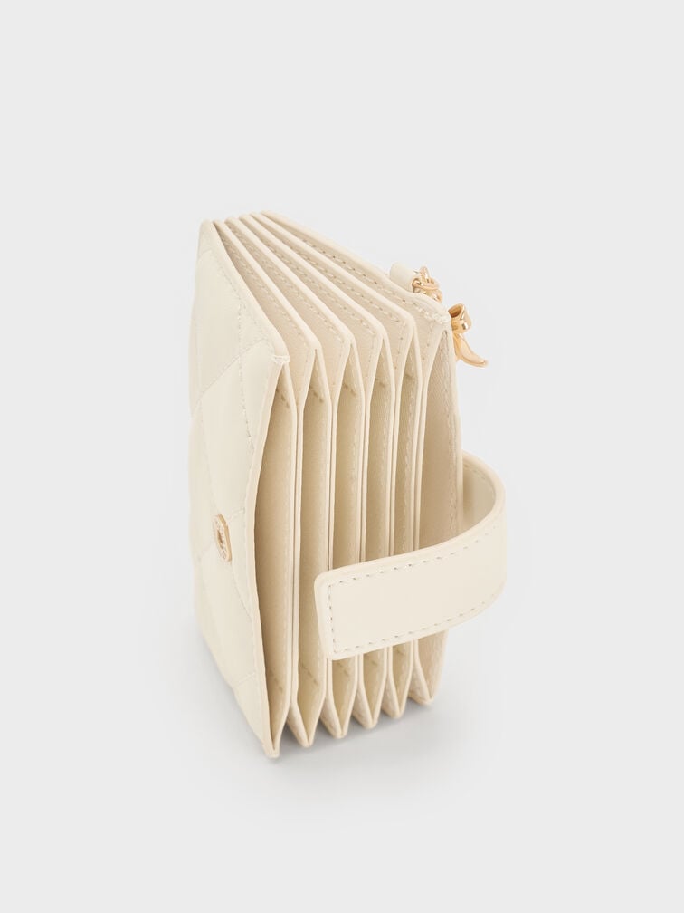 กระเป๋าใส่บัตรลายควิลท์พร้อมสายรัดประดับชาร์มรูปหัวใจโบว์รุ่น Arrietty, สีครีม, hi-res