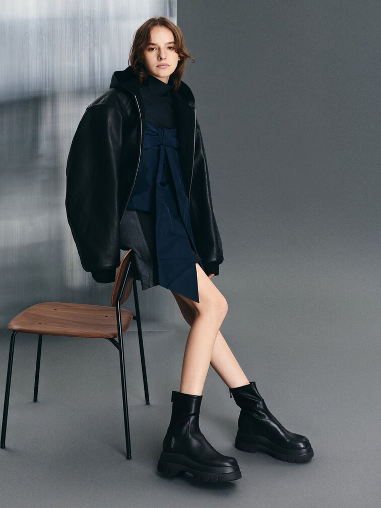 รองเท้าบูทหุ้มข้อแบบพื้นหนาตกแต่งซิปด้านหลังรุ่น Leoi, สีดำ รองเท้าบูทหุ้มข้อแบบพื้นหนาตกแต่งซิปด้านหลังรุ่น Leoi, สีดำ, hi-res