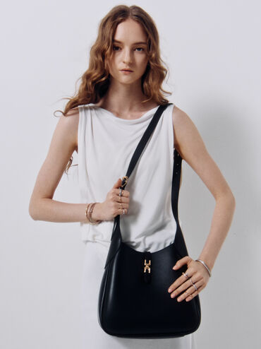 กระเป๋าโฮโบตกแต่งสายเข็มขัดอะไหล่เมทัลลิครุ่น Adalyn, สีดำ, hi-res