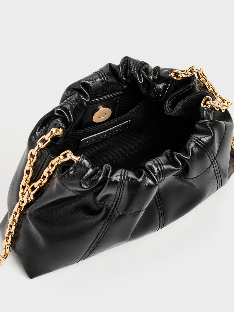 กระเป๋าสะพายข้างดีไซน์จับจีบรุ่น Ciara, สีดำ, hi-res