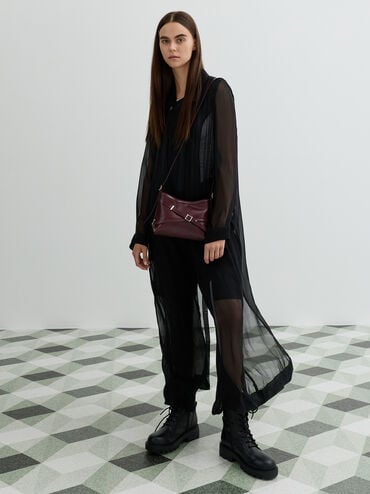 กระเป๋าสะพายข้างตกแต่งหัวเข็มขัดรุ่น Bryna, สีไวน์เบอร์รี่เรด, hi-res