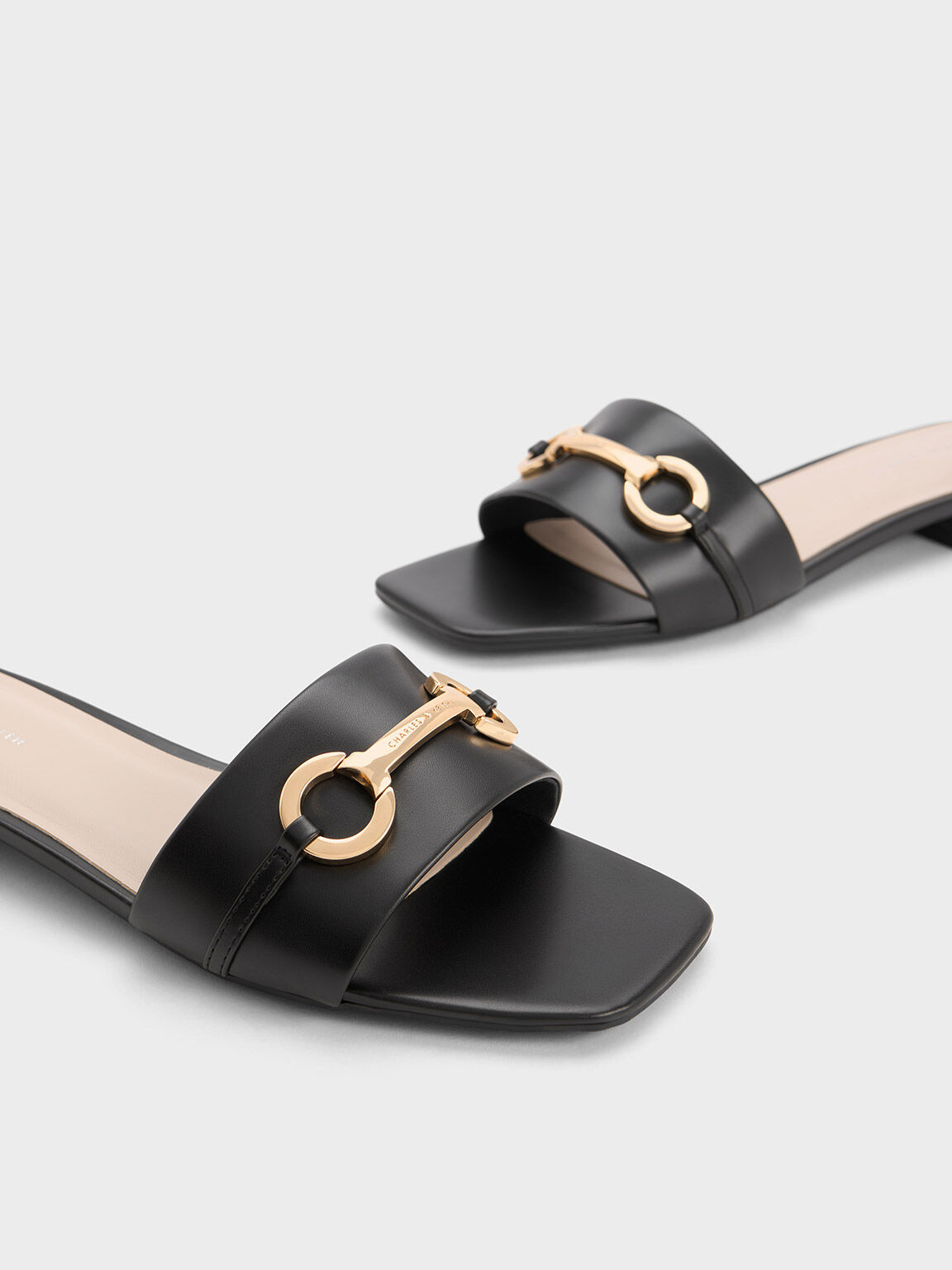 Gucci black clearance leather slides
