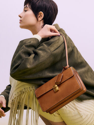 กระเป๋าสะพายไหล่ดีเทลสายโซ่และเกลียวเชือกรุ่น Acelynn, สีดิสเทรสด์แทน, hi-res