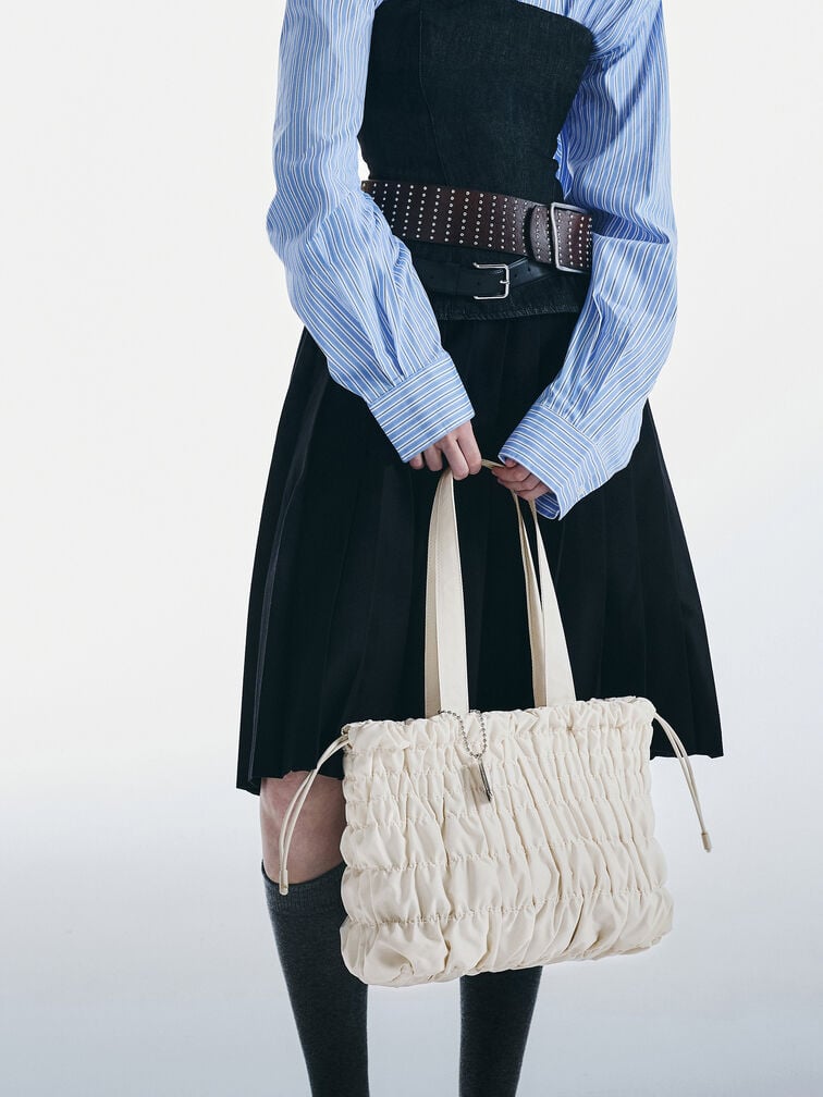 กระเป๋าโท้ทผ้าไนลอนดีเทลย่นรุ่น Klio, สีครีม, hi-res