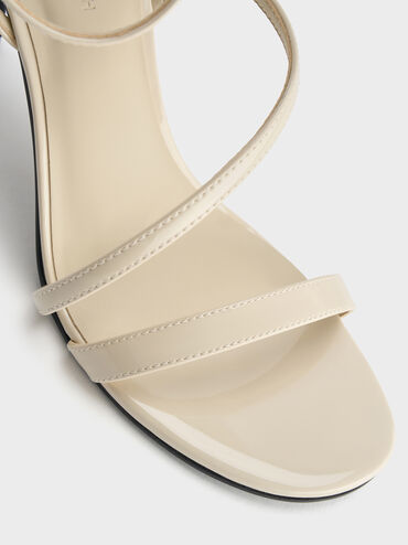 รองเท้าแตะส้นสูงหนังแก้วดีไซน์ส้นเข็มพร้อมสายรัดข้อเท้ารุ่น Andricia, สีชอล์ค, hi-res