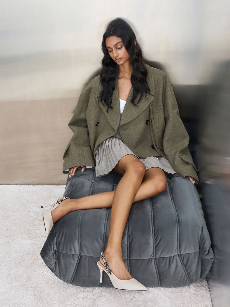 รองเท้าส้นสูงรัดส้นหนังแท้พร้อมสายรัดประดับผ้าพิมพ์ลายรุ่น Tayari, สีชอล์ค, hi-res