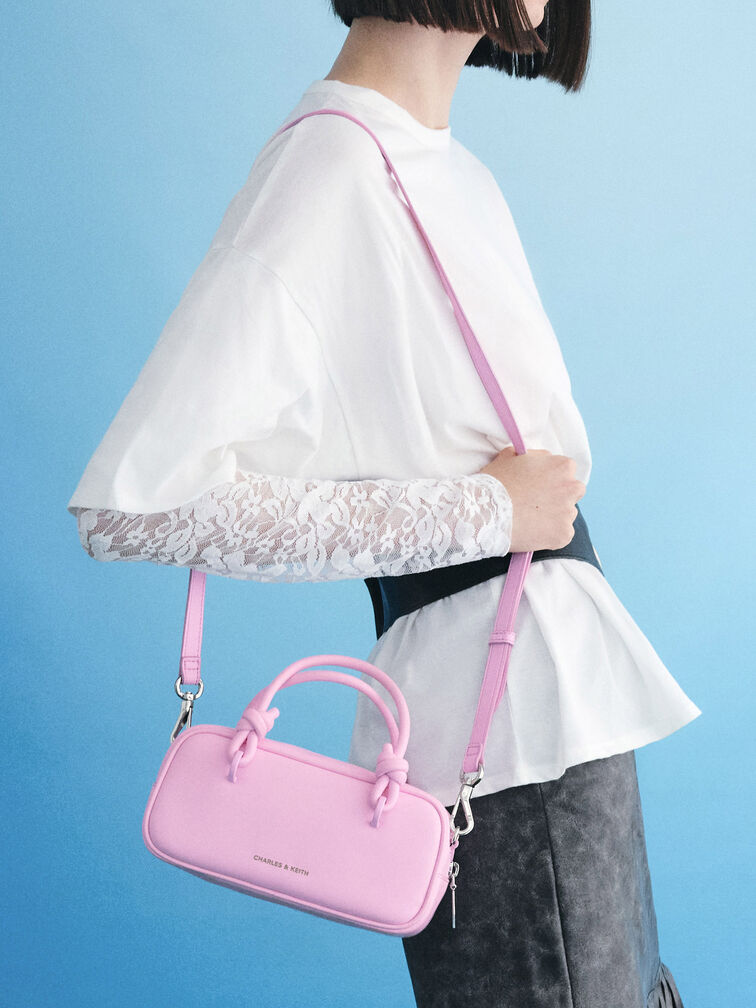 กระเป๋าสะพายข้างทรงยาวดีไซน์หูจับแบบผูกปมรุ่น Sammie, สีบับเบิ้ลกัมพิ้งค์, hi-res