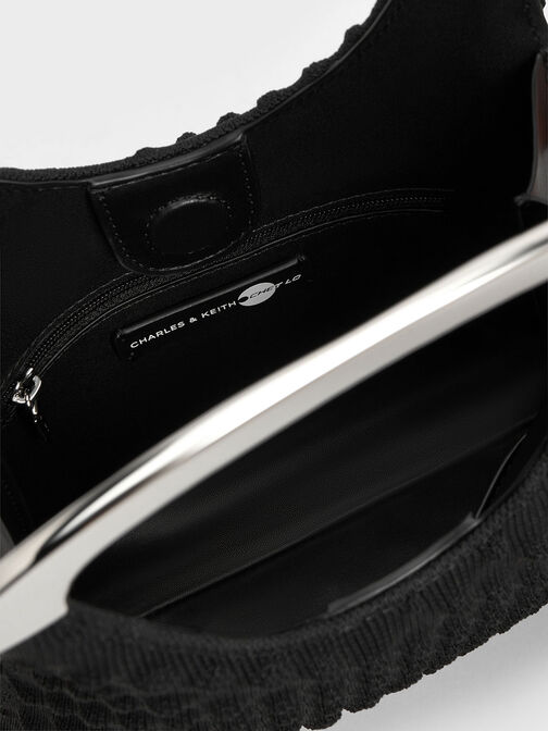 กระเป๋าถือพร้อมหูจับเมทัลลิคดีไซน์เท็กซ์เจอร์แบบหนาม, สีดำอะไหล่สีเงิน, hi-res