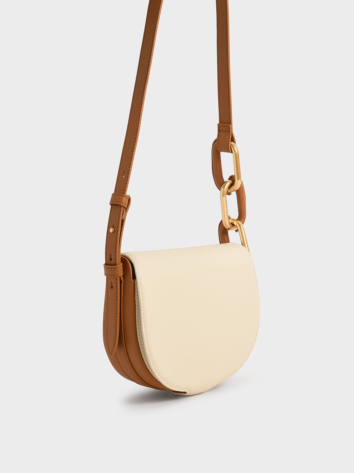 กระเป๋าสะพายข้าง Multi Kora Saddle Crossbody Bag CHARLES & KEITH TH