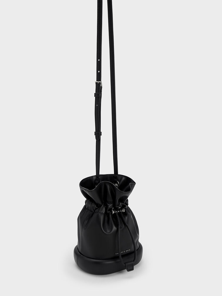 Shiloh Drawstring Bucket Bag, สีดำ, hi-res