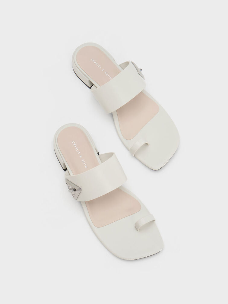 Trice Metallic Accent Toe-Ring Sandals, สีชอล์ค, hi-res