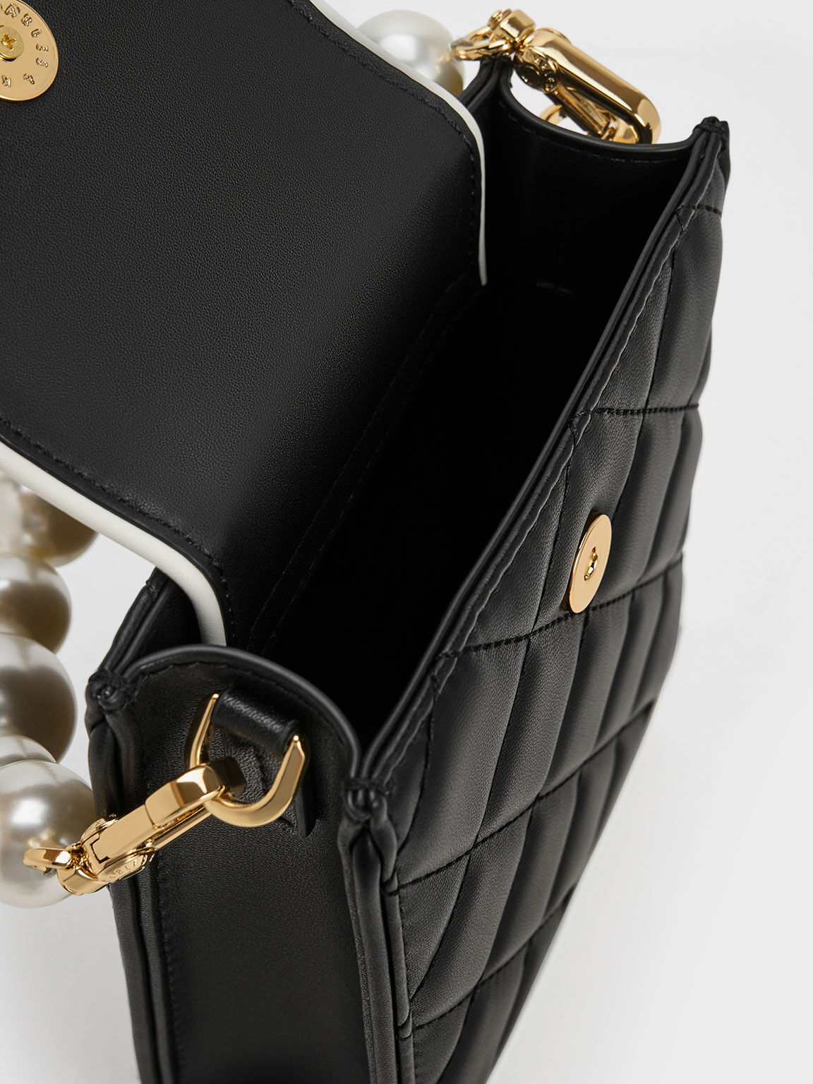 Quilted pouch bag deals