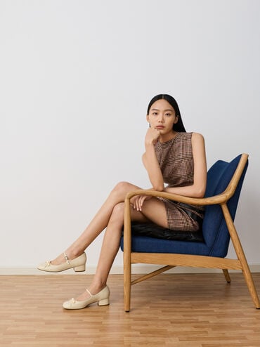 รองเท้าปิดส้นทรงแมรี่เจนประดับดีเทลโบว์กุหลาบรุ่น Kelis, สีเบจ, hi-res