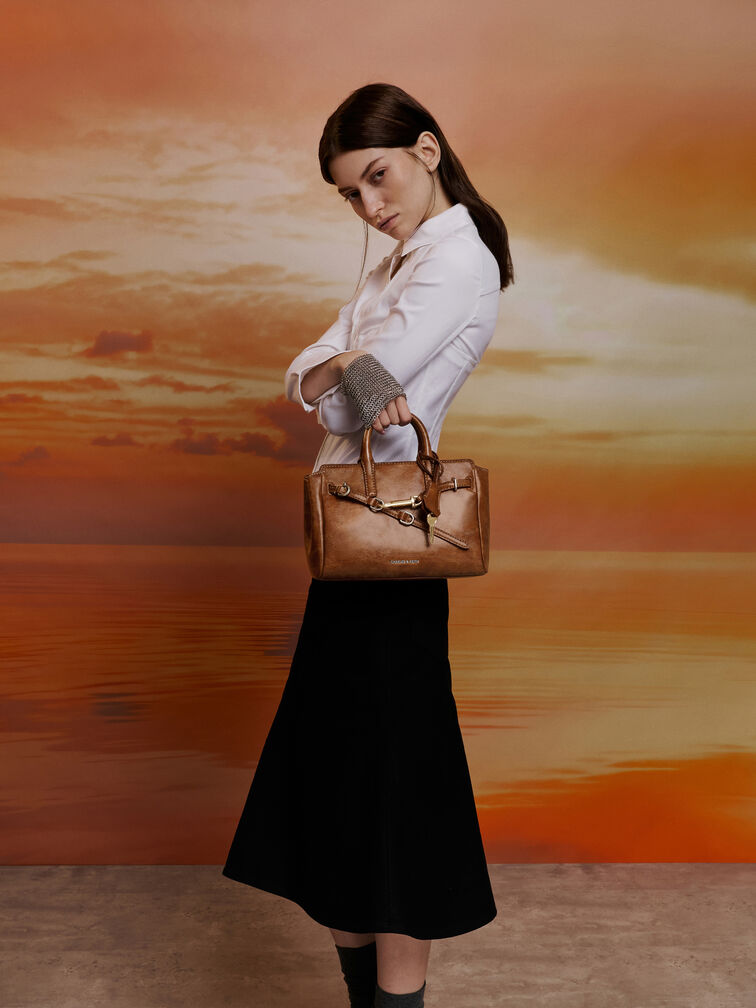 กระเป๋าโท้ทขนาดมินิรุ่น Delfina, สีดิสเทรสด์แทน, hi-res