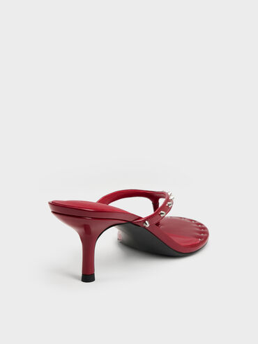 รองเท้าแตะหนีบส้นสูงประดับหมุดรุ่น Briella, สีแดง, hi-res