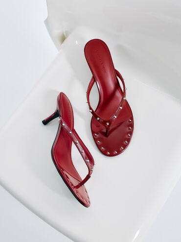 รองเท้าแตะหนีบส้นสูงประดับหมุดรุ่น Briella, สีแดง, hi-res