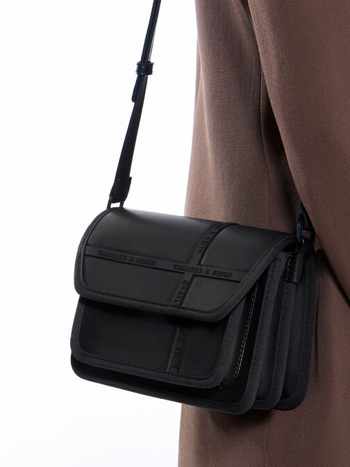 Avenue Contrast-Trim Crossbody Bag, สีดำ, hi-res