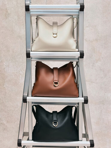 กระเป๋าโฮโบหนังแท้ตกแต่งเข็มขัดรุ่น Gabine, สีเอ้กเชลล์ครีม, hi-res