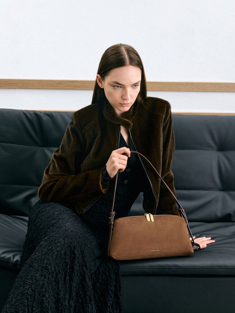 กระเป๋าสะพายไหล่วัสดุหนังกลับรีไซเคิลดีไซน์สายแบบคู่รุ่น Deyna, สีมอคค่าบราวน์, hi-res