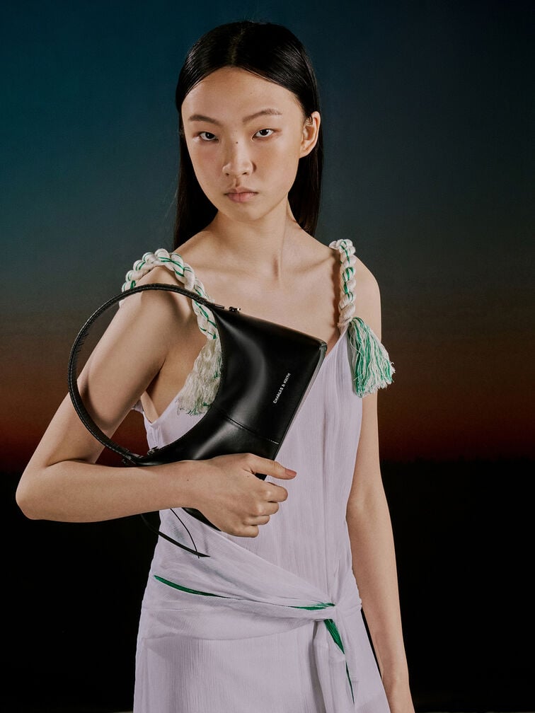 กระเป๋าสะพายไหล่รุ่น Simone, สีดำอะไหล่สีเงิน, hi-res
