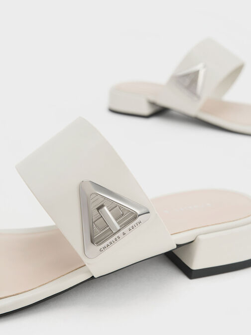 Trice Metallic Accent Toe-Ring Sandals, สีชอล์ค, hi-res