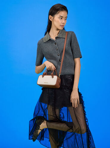 กระเป๋าสะพายข้างทรงยาวผ้าแคนวาสดีไซน์หูจับแบบผูกปมรุ่น Sammie, สีโทปแคนวาส, hi-res