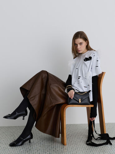 กระเป๋าสะพายไหล่พร้อมสายโซ่ดีเทลเมทัลลิครุ่น Lilibet, สีดำ, hi-res