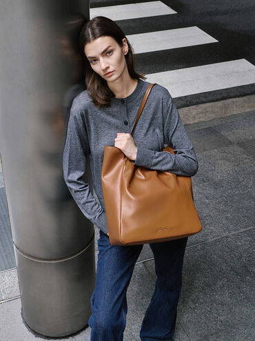 กระเป๋าโท้ทดีเทลจับจีบย่นรุ่น Brigette, สีน้ำตาล, hi-res