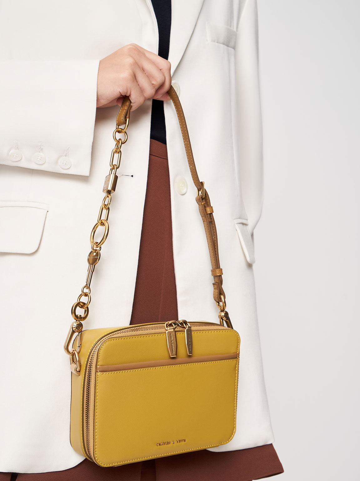 Charles keith outlet oversized chain strap bag