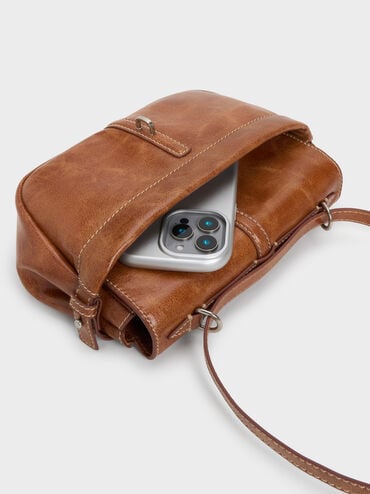 กระเป๋าสะพายข้างประดับโซ่รุ่น Delfina, สีดิสเทรสด์แทน, hi-res