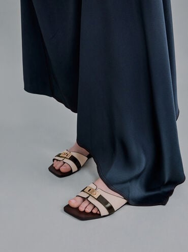 รองเท้าแตะแบบสวมวัสดุผ้าแคนวาสดีเทลหัวเข็มขัดเมทัลลิครุ่น Lando, สีมัลติ, hi-res
