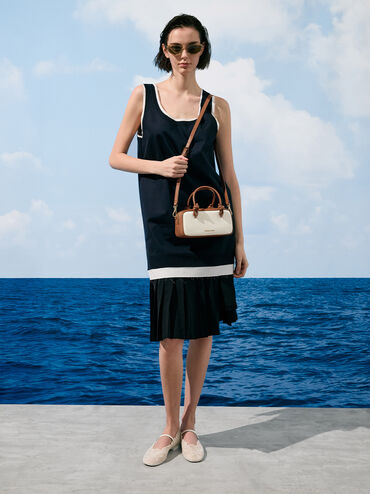 กระเป๋าสะพายข้างทรงยาวผ้าแคนวาสดีไซน์หูจับแบบผูกปมรุ่น Sammie, สีโทปแคนวาส, hi-res