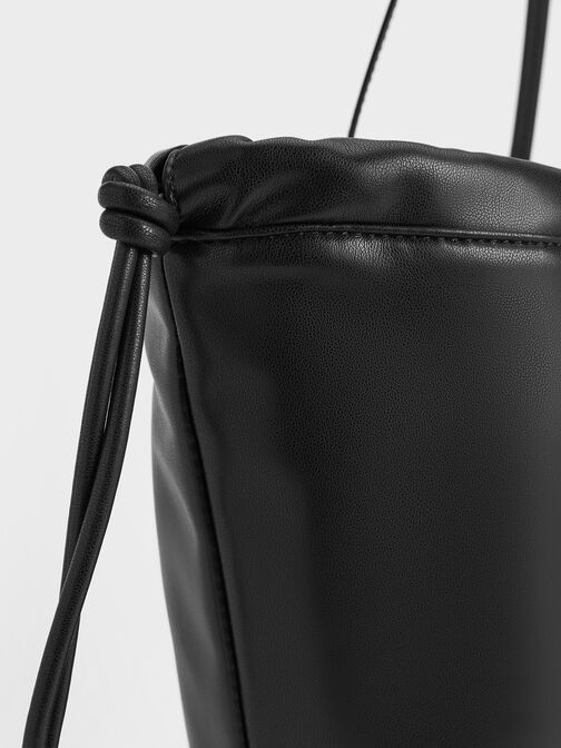 กระเป๋าโท้ทดีไซน์จับจีบย่นที่ปิดแบบเชือกรูดรุ่น Sianna, สีดำ, hi-res