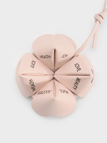 ชาร์มรูปหัวใจดีไซน์โคลเวอร์สี่แฉก, สีพาวเดอร์พิงค์, hi-res