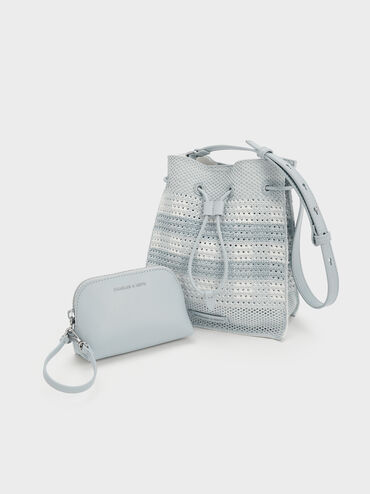 กระเป๋าทรงถังลายตารางหมากรุกแบบถักรุ่น Ida, สีซีซอลต์บลู, hi-res