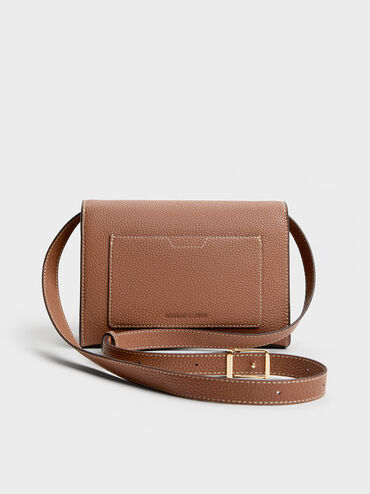 กระเป๋าสะพายข้างวัสดุหนังรีไซเคิลตกแต่งตัวล็อคแบบหมุนรุ่น Chance, สีช็อคโกแลต, hi-res