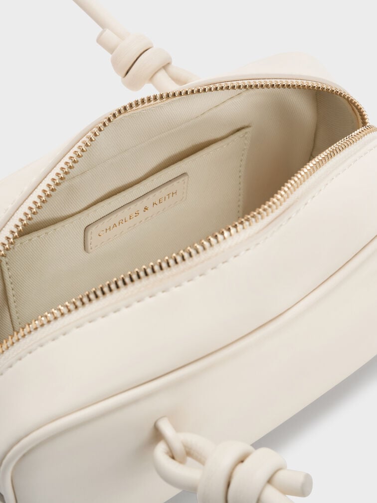 กระเป๋าถือทรงยาวหูจับแบบปมรุ่น Sammie, สีครีม, hi-res