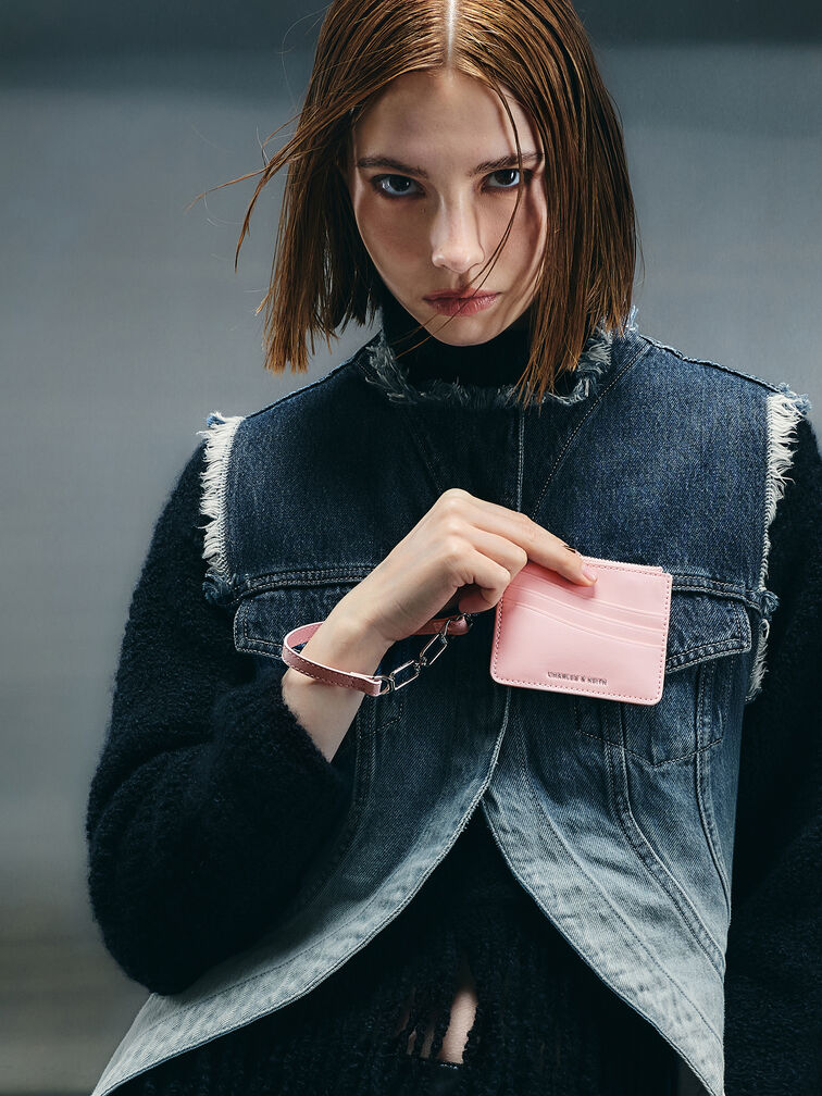 กระเป๋าใส่บัตรแบบคล้องข้อมือตกแต่งโซ่รุ่น Agatha, สีคอตตอนแคนดี้พิงค์, hi-res