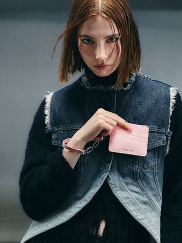 กระเป๋าใส่บัตรแบบคล้องข้อมือตกแต่งโซ่รุ่น Agatha, สีคอตตอนแคนดี้พิงค์, hi-res