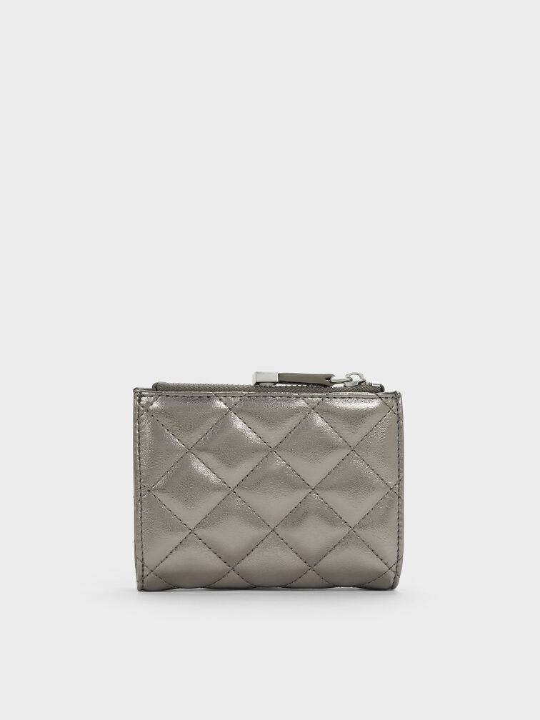 กระเป๋าสตางค์ขนาดเล็กดีไซน์ลายควิลท์เมทัลลิคตกแต่งซิปด้านบนรุ่น Alva, สีพิวเตอร์, hi-res