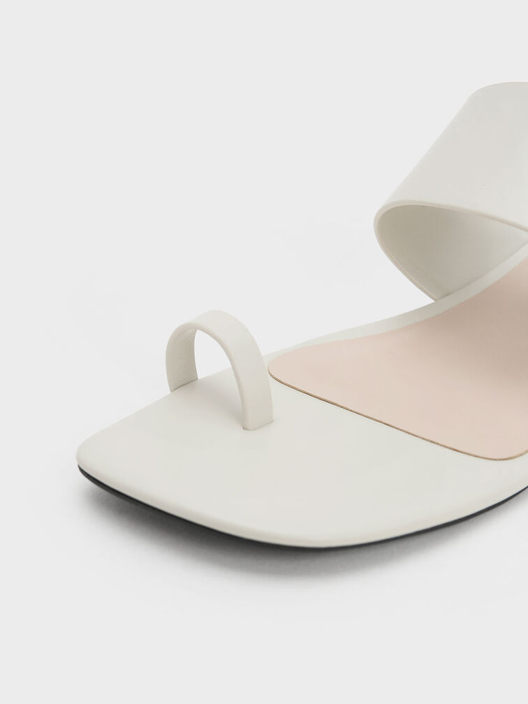 Trice Metallic Accent Toe-Ring Sandals, สีชอล์ค, hi-res